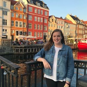 Meet your Posher, Caroline
